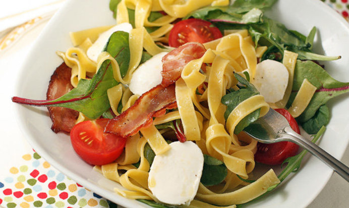 Салат с пастой