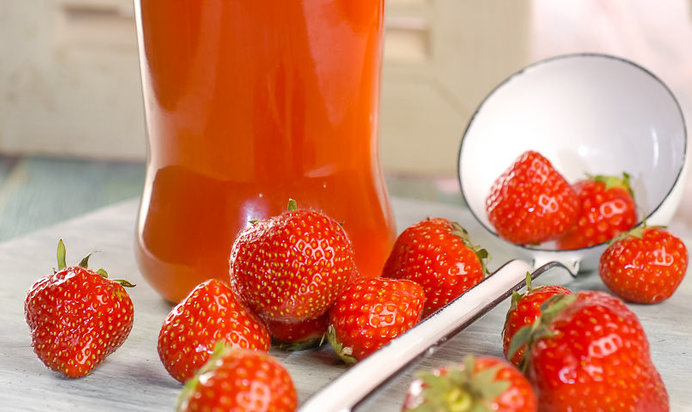 Клубничный ликер