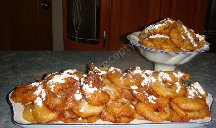 Яблочные оладьи