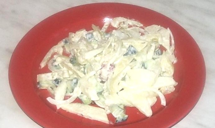 Салат овощной с имбирным соусом