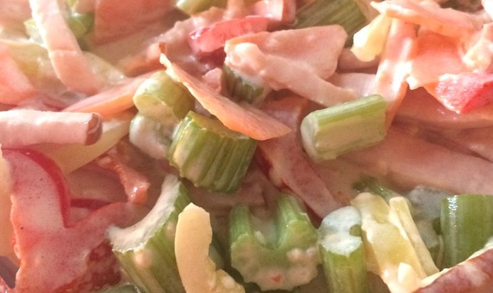 Салат из сельдерея с грудкой индейки