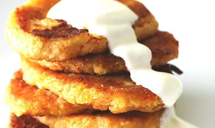 Морковно-яблочные оладьи с геркулесом