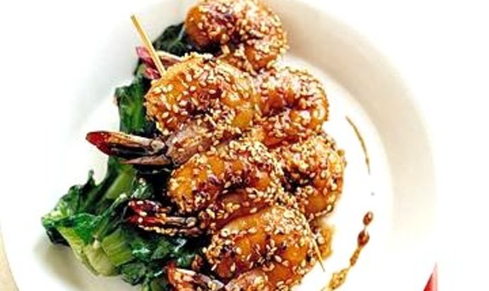 Шашлык из креветок с кунжутом