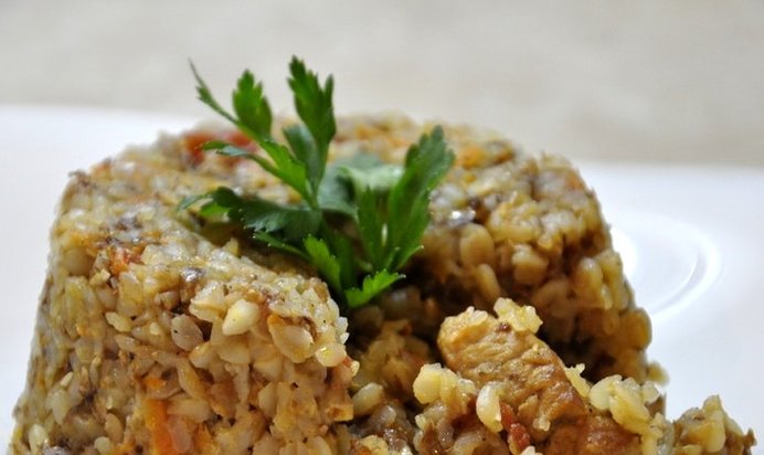 Гречка по-купечески со свининой