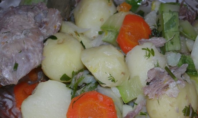 Овощное рагу с гусиным мясом