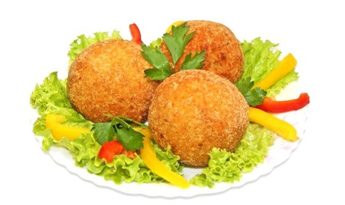 Картофельные крокеты с мясом в омлете, паровые