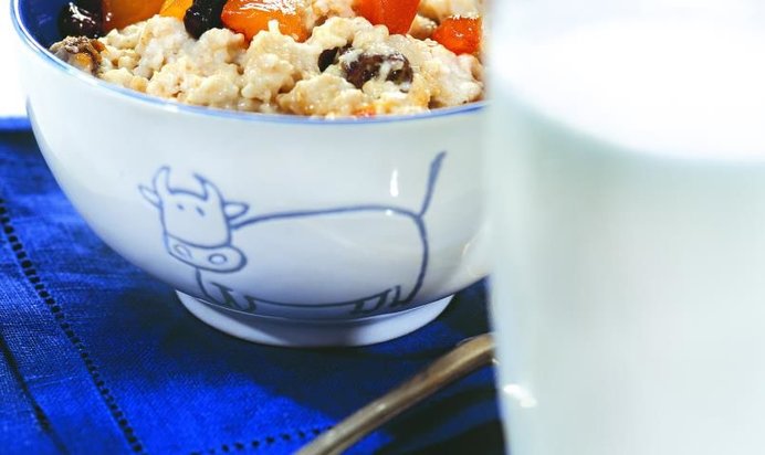 Овсяная каша с сухофруктами