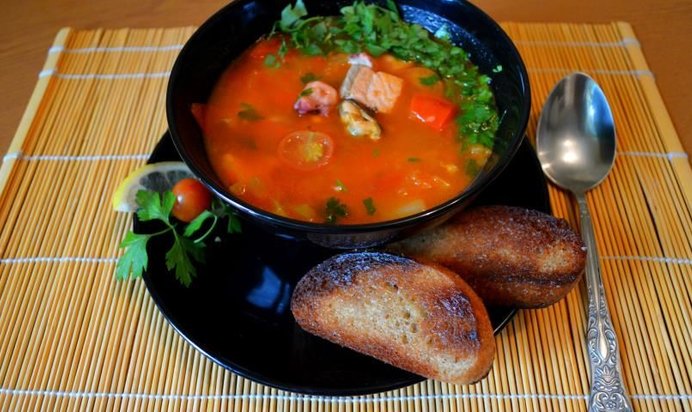 Уха с морепродуктами