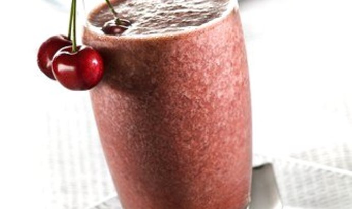 Вишневый молочный коктейль с какао