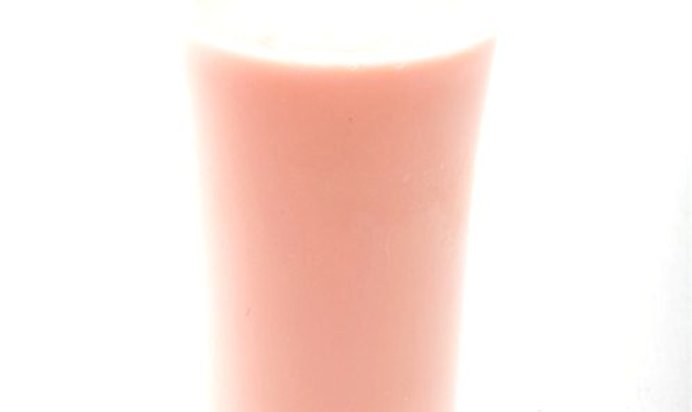 Ванильный молочный коктейль с клубникой