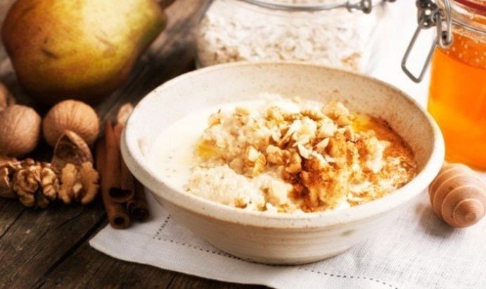 Рисовая каша с творогом, яблоком и медом
