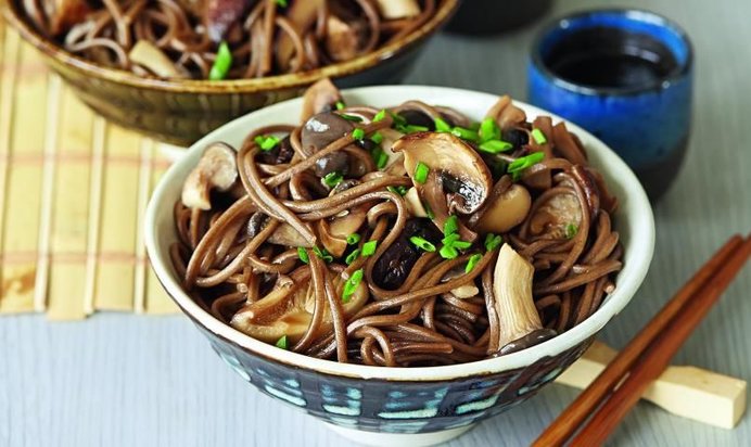 Гречневая лапша с грибами