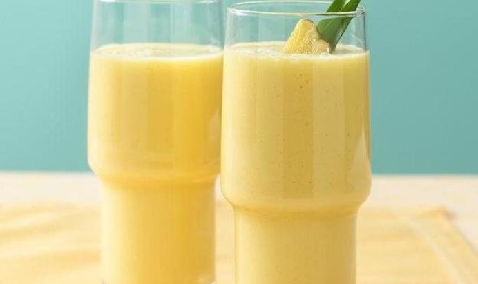 Смузи с ананасом и имбирем