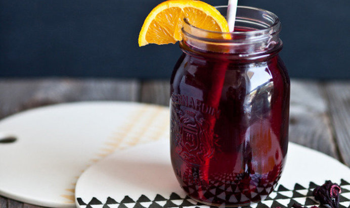 Холодный чай каркаде с апельсином и медом