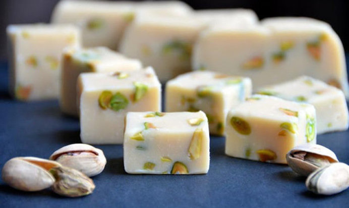 Помадка со сливочным ликером и фисташками