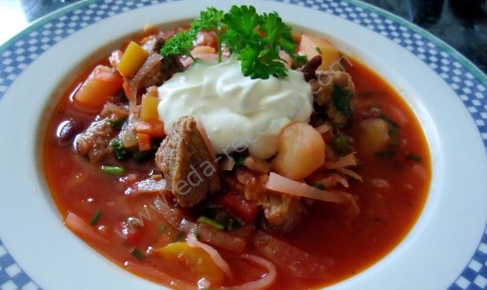 Борщ с картофелем томатами и фасолью