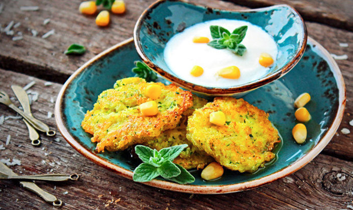 Сырные оладьи из цуккини