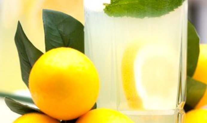 Свежий лимонад