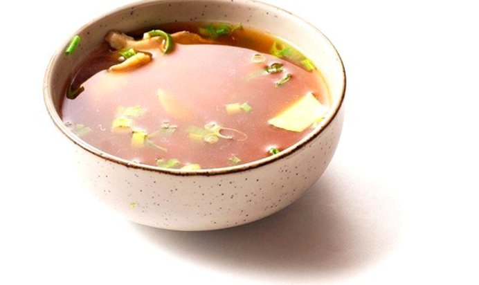 Японский рыбный бульон умеван