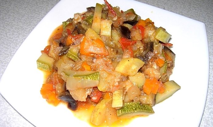 Овощное рагу со сметаной