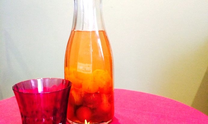 Лимонад из алычи с тимьяном и шалфеем