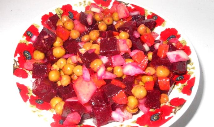 Салат Винегрет с консервированным горошком