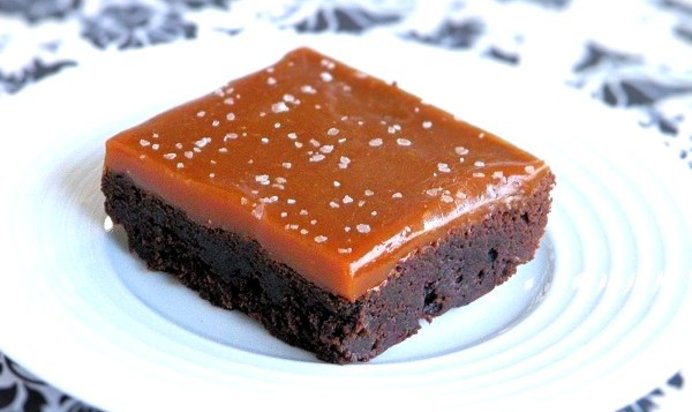 Брауни с карамелью
