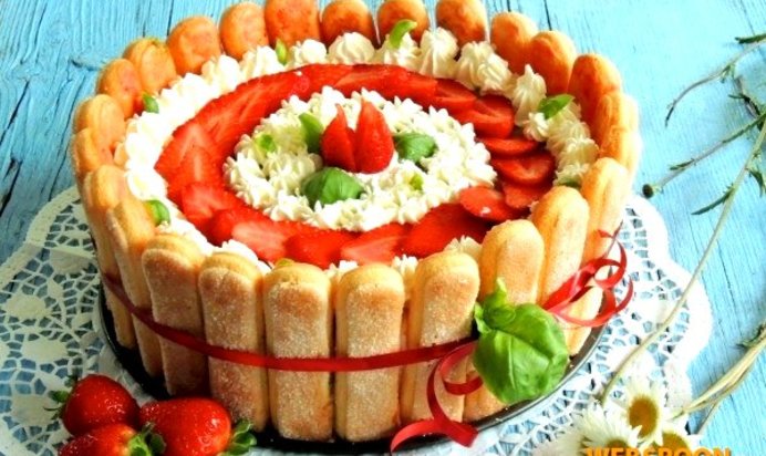 Клубнично-базиликовый тирамису