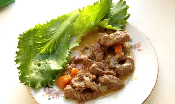 Гуляш из говядины в мультиварке