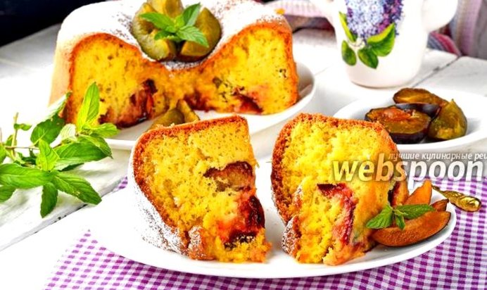 Шарлотка со сливой