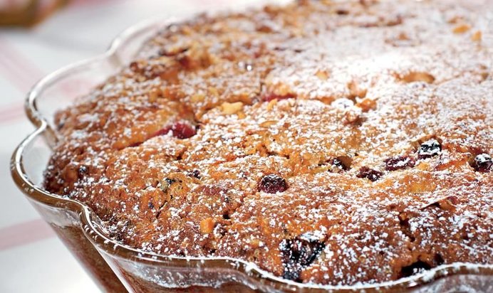 Кекс с клюквой и орехами