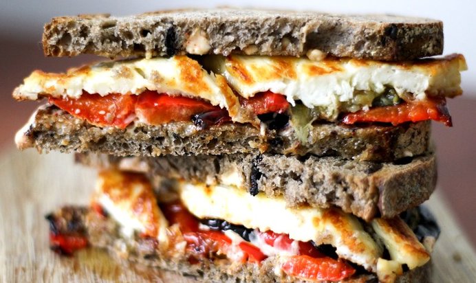 Бутерброды с баклажанами и чесноком