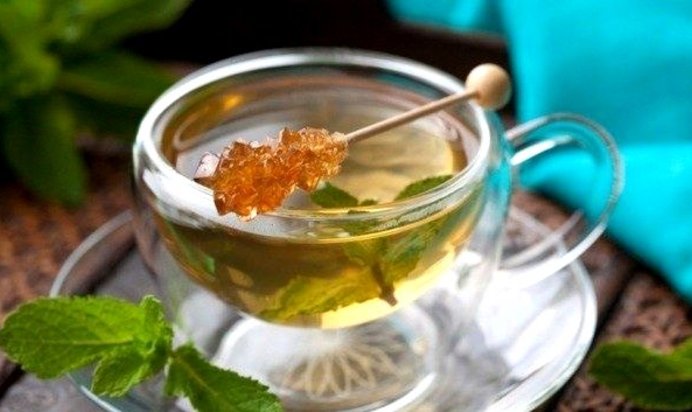 Зеленый чай с корицей и мятой