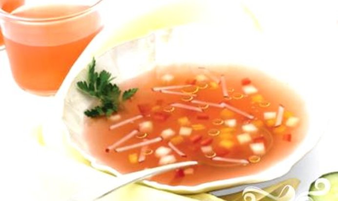 Гаспачо с редисом и фенхелем