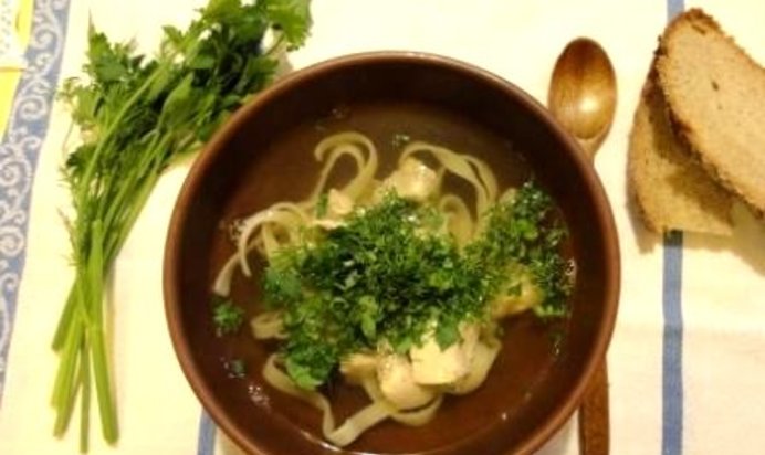 Пряный бульон с лапшой