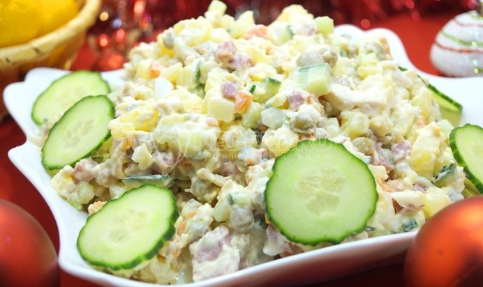 Салат «Новогодний оливье»