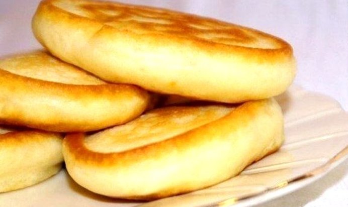 Пышные оладьи без яиц на кефире