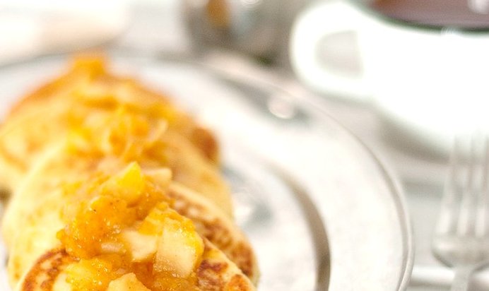 Сырники с апельсиново-яблочным соусом