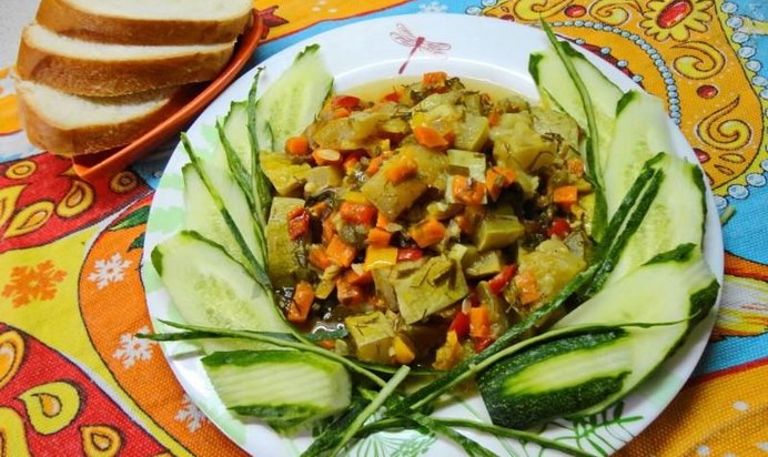 Овощное рагу с кабачками в мультиварке