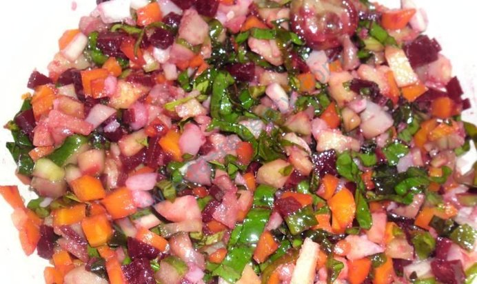 Винегрет без капусты с ботвой, яблоками, грибами