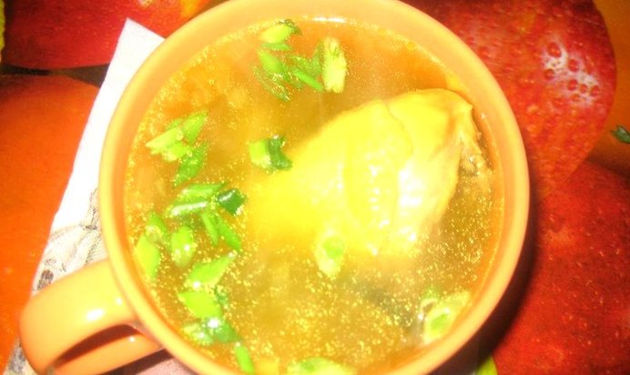 Рассольник с курицей и перловкой