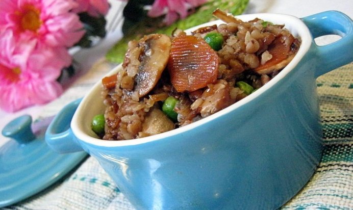 Гречка с грибами и овощами