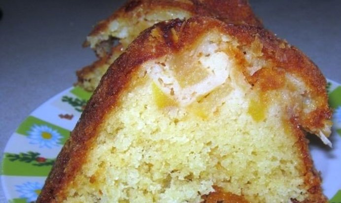 Яблочная шарлотка в духовке