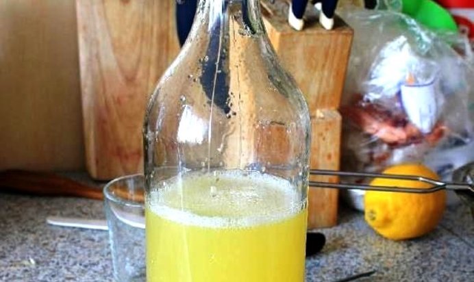 Ананасовый ликер