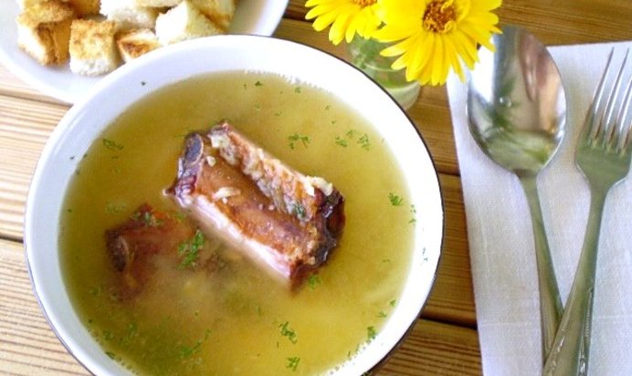 Гороховый суп с копченостями в мультиварке