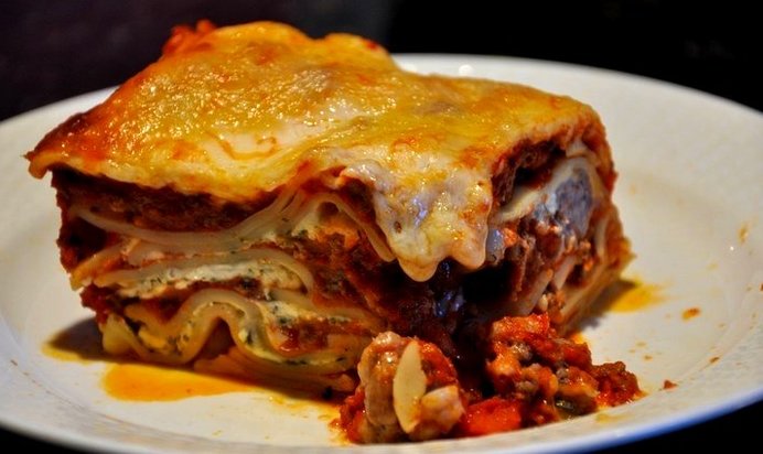 Лазанья с фаршем и помидорами