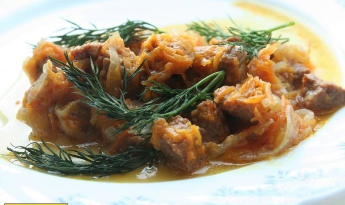 Гуляш из говядины с подливкой