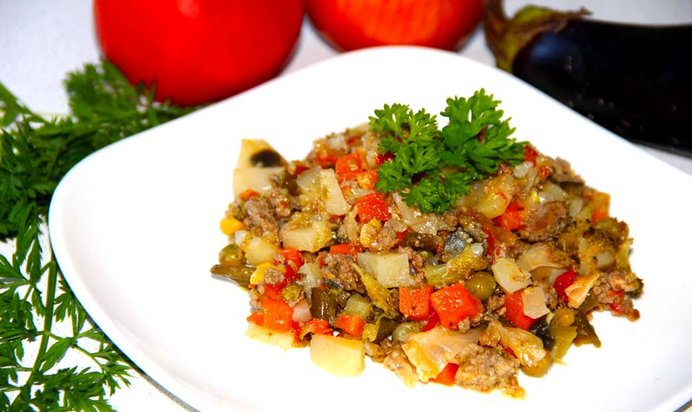 Овощное рагу с фаршем