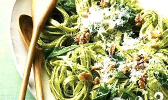 Паста с соусом Песто и орехами