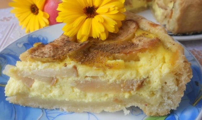 Ванильно-яблочная шарлотка